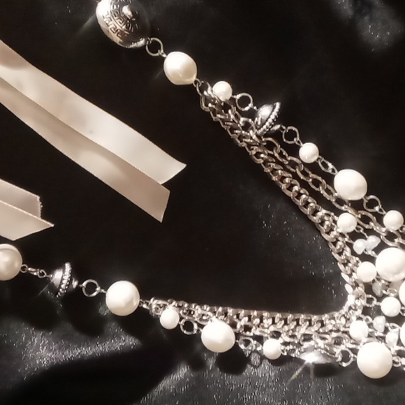 Statement necklace layered & long 34 inch as is bow expandable up to 52 - Picture 5 of 8